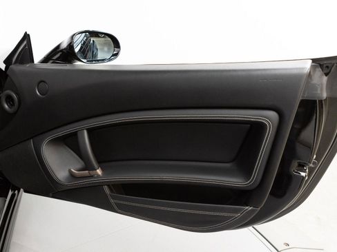 Used 2010 Ferrari California RWD image 60