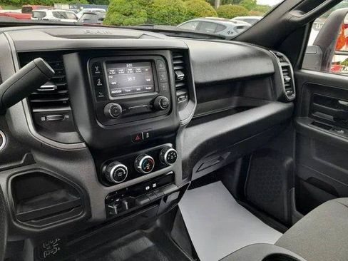 Used 2024 RAM 2500 Tradesman w/ Chrome Appearance Group AWD/4WD image 19