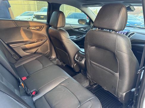 Used 2019 Chevrolet Malibu Premier w/ Sun and Wheel Package image 11