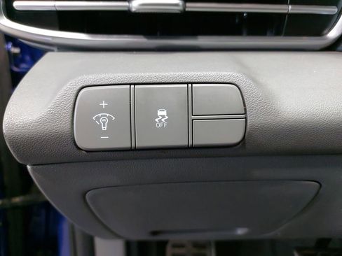 Used 2025 Hyundai Elantra Sport FWD image 25
