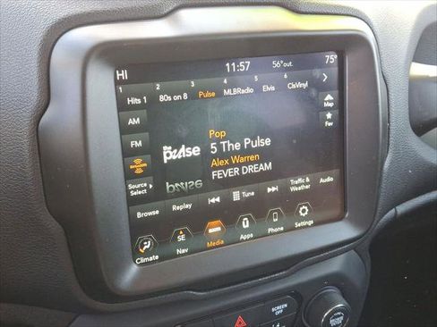 Used 2023 Jeep Renegade Latitude image 14