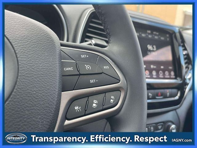 Used 2021 Jeep Cherokee Limited AWD/4WD image 23