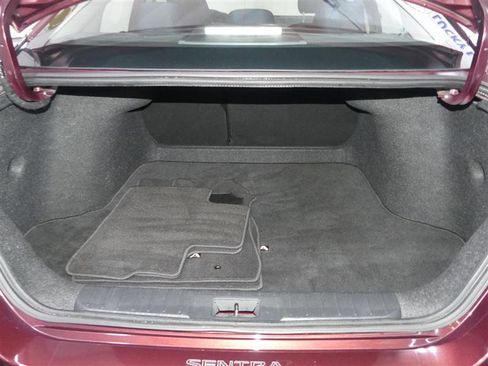 Used 2021 Nissan Sentra SV image 9