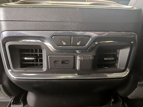 Used 2021 Chevrolet Silverado 1500 High Country w/ Technology Package image 16