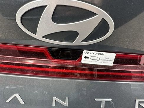 Used 2025 Hyundai Elantra SEL image 22