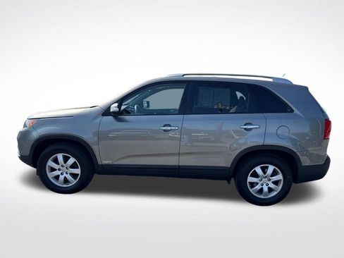 Used 2013 Kia Sorento LX w/ Convenience Pkg AWD/4WD image 2
