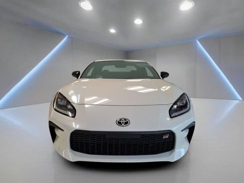 Used 2025 Toyota GR86 Premium w/ Performance Package RWD image 20