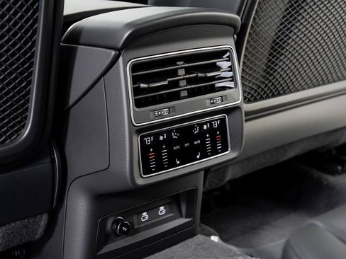 New 2026 Audi SQ7 Premium Plus image 23