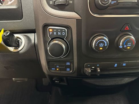 Used 2017 RAM 1500 Express w/ Express Value Package AWD/4WD image 23