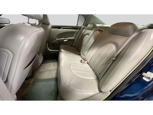 Used 2009 Buick Lucerne CXL image 15