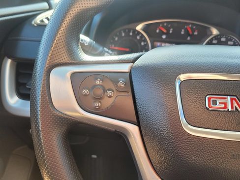 Used 2024 GMC Terrain SLE AWD/4WD image 29