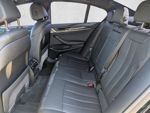 Used 2022 BMW 530i w/ Convenience Package image 20