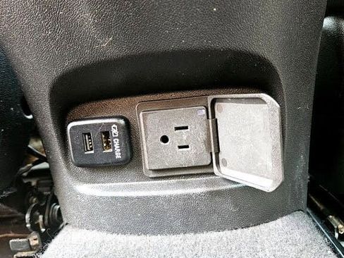 Used 2016 Chevrolet Malibu LT w/ Leather Package image 18