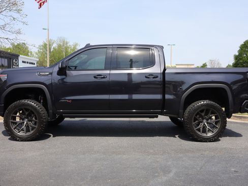 Used 2024 GMC Sierra 1500 AT4 w/ Technology Package AWD/4WD image 5
