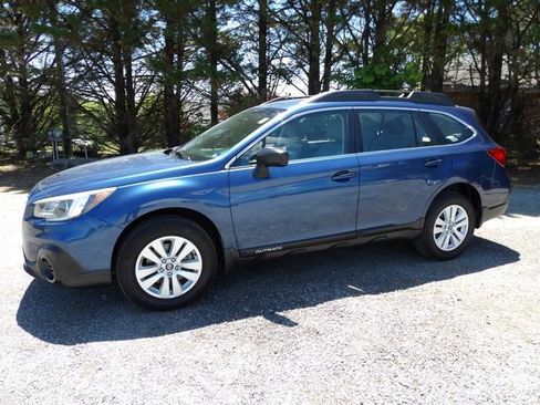 Used 2019 Subaru Outback 2.5i AWD/4WD image 1