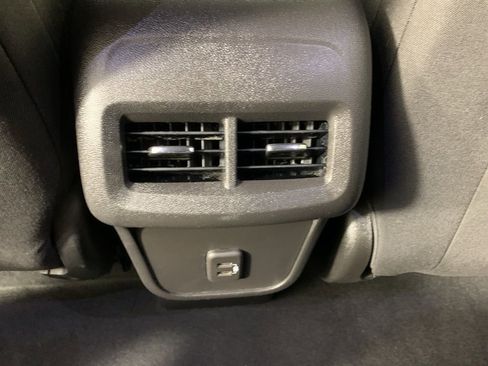 Used 2023 Chevrolet Equinox LT w/ Driver Convenience Package image 31