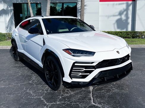 Used 2021 Lamborghini Urus AWD/4WD image 4