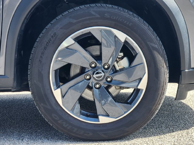 Used 2025 Nissan Rogue SV FWD image 10