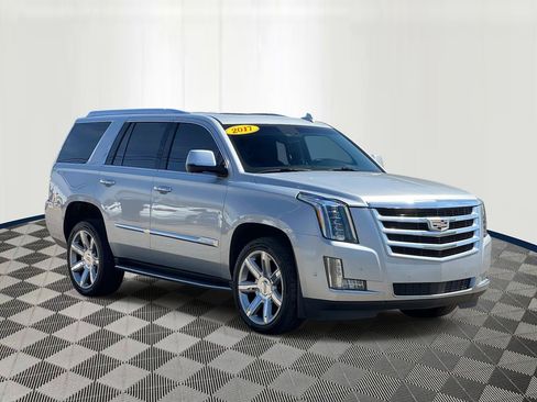 Used 2017 Cadillac Escalade Premium Luxury AWD/4WD image 5