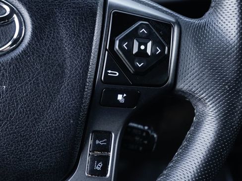 Used 2021 Toyota Tacoma TRD Off-Road w/ Technology Package AWD/4WD image 23