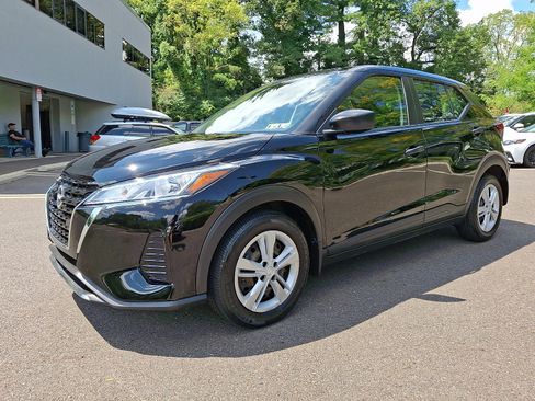 Certified 2023 Nissan Kicks S FWD image 3
