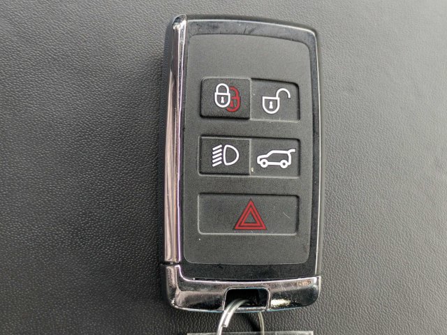 Used 2026 Land Rover Defender 110 X-Dynamic SE AWD/4WD image 28