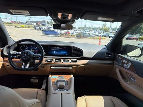 Used 2024 Mercedes-Benz GLS 450 4MATIC image 27