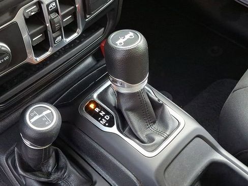 Used 2019 Jeep Wrangler Unlimited Sport S image 14