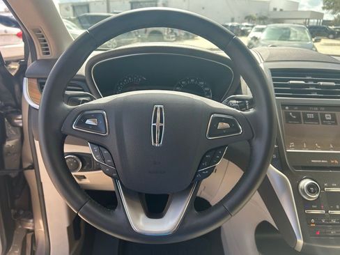Used 2019 Lincoln MKC Select w/ Select Plus Package image 19