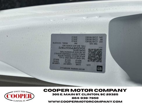 Used 2025 Chevrolet Express 3500 LS RWD image 27