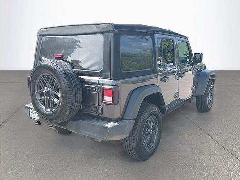Used 2024 Jeep Wrangler Unlimited Sport AWD/4WD image 4