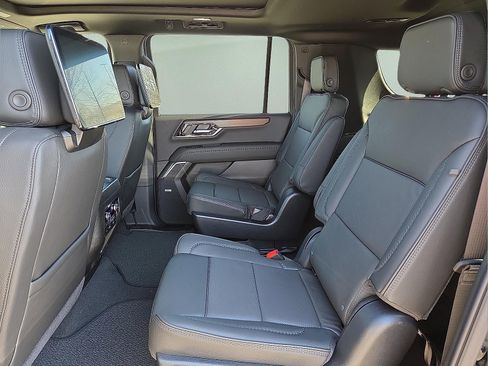 New 2026 GMC Yukon XL Denali w/ Denali Reserve Package AWD/4WD image 11
