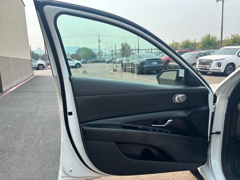 Used 2021 Hyundai Elantra SEL w/ Convenience Package FWD image 19