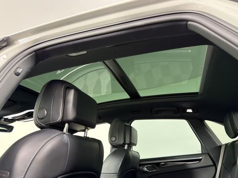 Certified 2024 Porsche Macan AWD/4WD image 25
