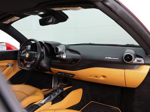 Used 2021 Ferrari F8 Tributo image 11