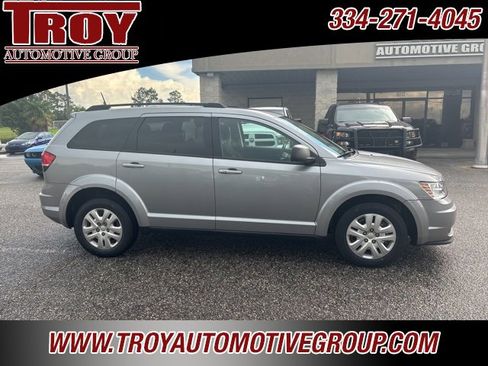 Used 2020 Dodge Journey SE image 9