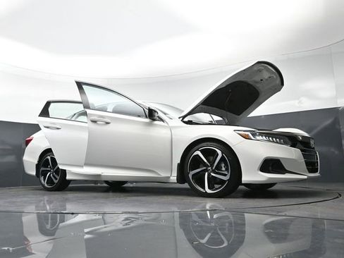 Used 2022 Honda Accord Sport image 30