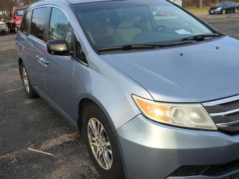 Used 2011 Honda Odyssey EX image 2