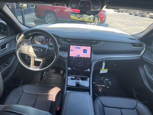 New 2025 Jeep Grand Cherokee Limited w/ Luxury Tech Group II image 20