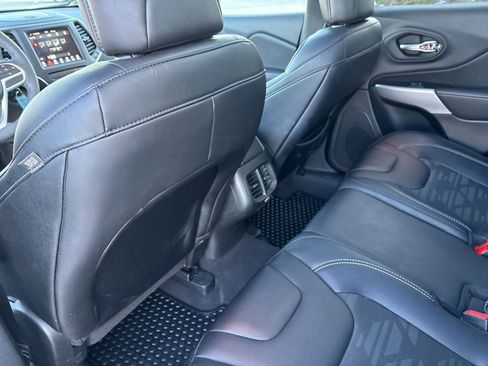 Used 2022 Jeep Cherokee Latitude w/ Sun & Sound Group image 35