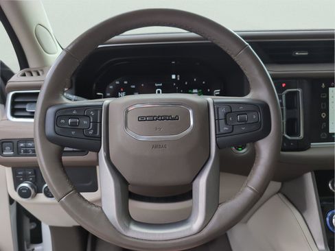 Used 2022 GMC Yukon XL Denali AWD/4WD image 23