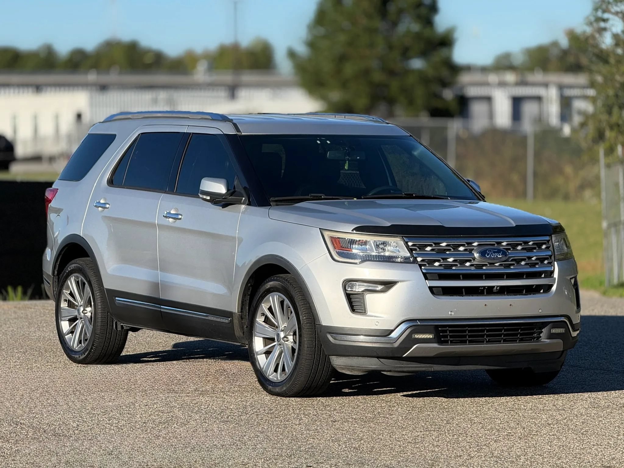 Used 2018 Ford Explorer Limited FWD image 1