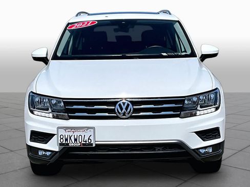 Used 2021 Volkswagen Tiguan SEL FWD image 3