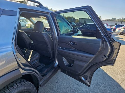 New 2025 Nissan Pathfinder Rock Creek image 25