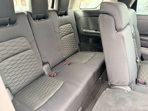Used 2025 Nissan Pathfinder S FWD image 21