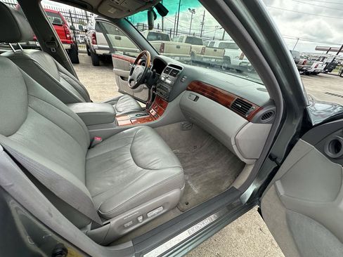 Used 2003 Lexus LS 430 RWD image 61