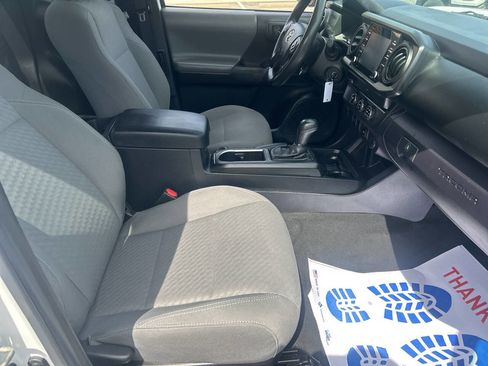 Used 2020 Toyota Tacoma SR image 18