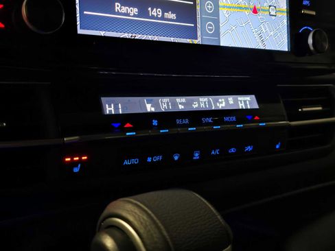 Used 2022 Toyota Sienna XSE w/ XSE Plus Package image 33