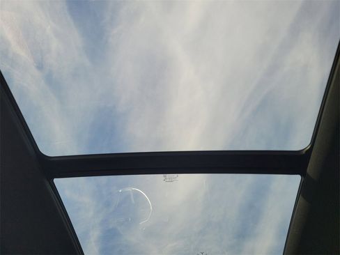 Certified 2025 Jeep Grand Cherokee Limited w/ Black Appearance Package image 15