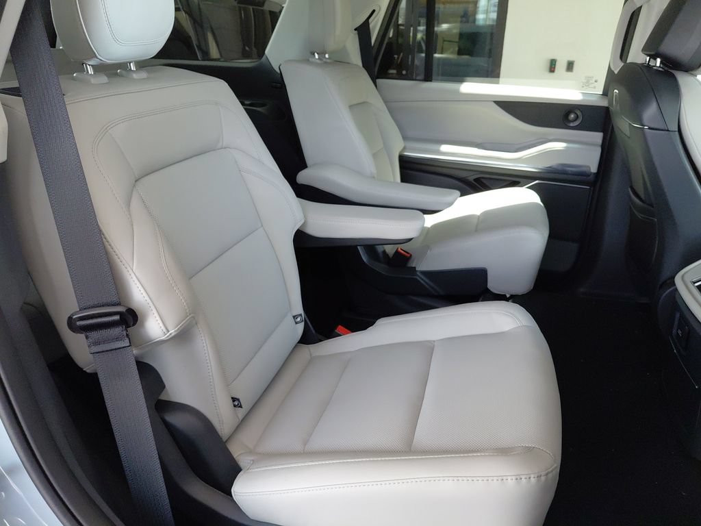 New 2026 Lincoln Navigator Premiere AWD/4WD image 52